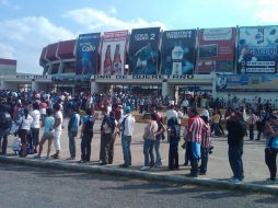 Imagen previa al arranque del partido entre Querétaro y Chivas.  /