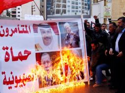 Los manifestantes exigen la renuncia de al-Assad y la implementación de reformas democráticas. REUTERS  /