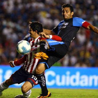 El Gallo le canta al líder