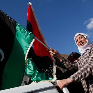 Interpol pide a los miembros del círculo próximo a Gadhafi que se entreguen