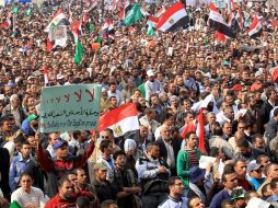 Centenares de egipcios se concentran en la plaza de Tahir en El Cairo. EFE  /