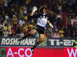 Federico Vilar festeja el gol de la victoria ante Cruz Azul. MEXSPORT  /