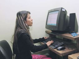 DIF Jalisco atiende a personas con ceguera y débiles visuales en el Centro de Rehabilitación integral, donde hay área de computación.  /