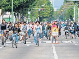 Los ayuntamientos de la zona metropolitana aplican este domingo y lunes la última jornada doble del año de la Vía RecreActiva.  /