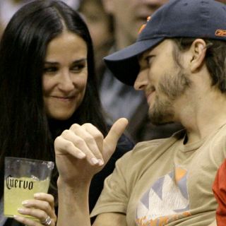 Se refugian Kutcher y Moore en su trabajo tras anunciar su divorcio