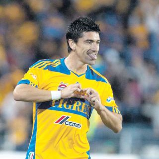 Tigres, con un hombre menos, deja en la lona al Pachuca