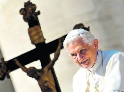 El Papa Benedicto XVI sonríe durante una audiencia pública en la plaza de San Pedro, en El Vaticano. EFE  /