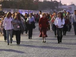 Entre 60 y 70 % de los espectadores utilizaron alguno de los estacionamientos satélite para llegar a la sede de la clausura.  /