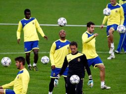 Jugadores del Villarreal entrenan en el estadio de Múnich. REUTERS  /