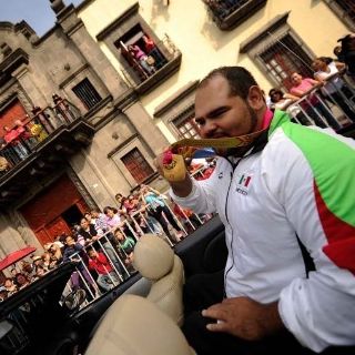 Desfilan niños, jóvenes y deportistas en Zapopan