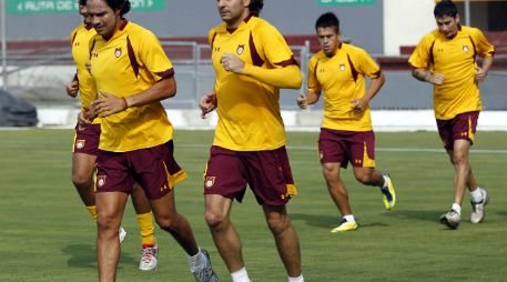 Los futbolistas entrenan con normalidad, como preparación al siguiente torneo.  /