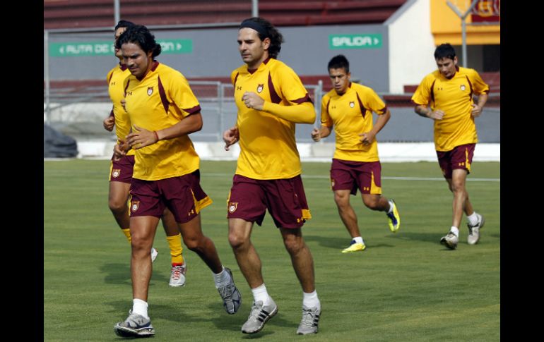 Los futbolistas entrenan con normalidad, como preparación al siguiente torneo.  /