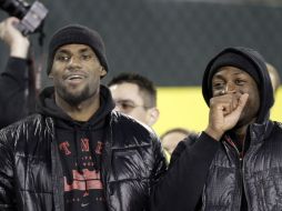 LeBron James y Dwyane Wade, dos de los cuatro jugadores que participarán en el éspectaculo. AP  /