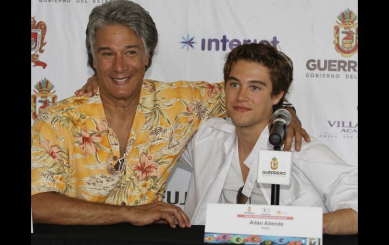 Fernando Allende y el actor Adán Allende durante conferencia de la película ''María''. EL UNIVERSAL  /