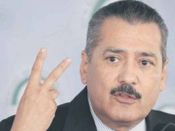 Beltrones estaba muy por debajo del ex gobernador mexiquense en las encuestas para elegir al abanderado tricolor. EL UNIVERSAL  /