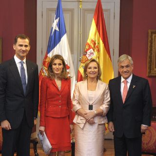 Príncipes Felipe y Letizia recibidos por el presidente Piñera