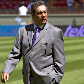 Tomás Boy atiza el fuego