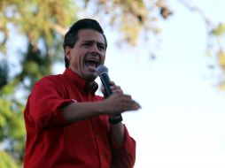La comisión de procesos internos del PRI dijo que Enrique Peña Nieto ya pidió sus formatos de registro.  /