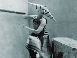 Traje del artista Constantin Brancusi que representa a la bruja de Lizica Codreano para las Gymnopedies de Erik Satie (1922). EFE  /