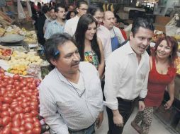 Aristóteles visitó el Mercado Alcalde en el anuncio de la conclusión de la rehabilitación.  /