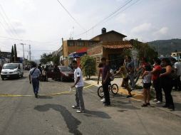 La ejecución se dio en el cruce de las calles Geranio e Iturbide a escasos metros de distancia de la carretera Mascota-Las Palmas.  /