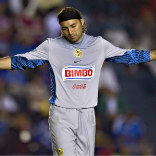 Navarrete se queda en América