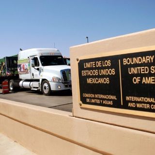 Presentan demanda para bloquear ingreso de camiones mexicanos a EU