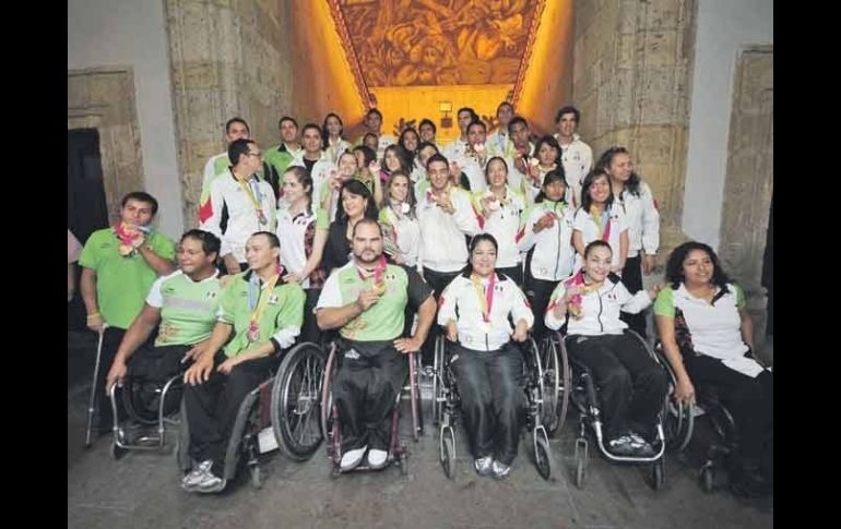 Los atletas panamericanos y parapanamericanos se congregaron en el Palacio de Gobierno, donde disfrutaron de una comida.  /