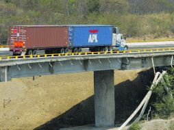 El sindicato de transportistas asegura que México no da acceso a camiones estadounidenses en condiciones similares.  /