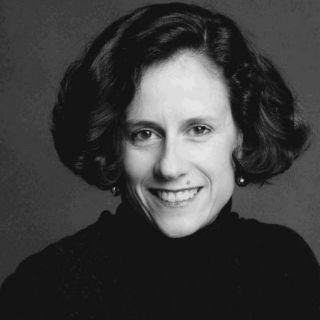 Debemos vivir en indignación permanente: Dresser