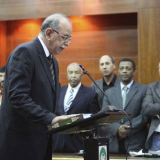 Jura nuevo gobierno libio