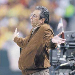 El ''show'' de Tomás Boy no gusta en Cruz Azul