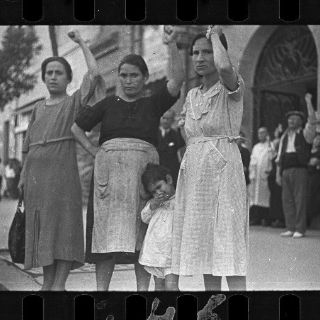Un nuevo libro reclama la ética periodística de Kapuscinski, Capa y Reed