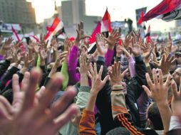 Manifestantes en la Plaza Tahrir, en El Cairo, rechazan al nuevo primer ministro Al Ganzouri de 78 años. AFP  /