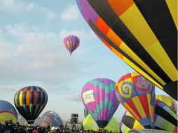 Casi al amanecer, un espectáculo de color sorprendía a los visitantes.  /