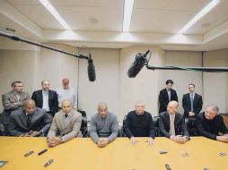 Por primera vez desde que estalló el conflicto, jugadores y dueños ofrecieron una conferencia de prensa en conjunto. AFP  /