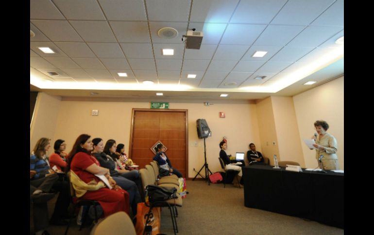 La ponente Mónica Kuhlman Zamora tomó como ejemplo a ''El Quijote de la Mancha''.  /