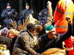 Quienes se negaron a alejarse del sitio fueron arrestados durante varias horas. REUTERS  /