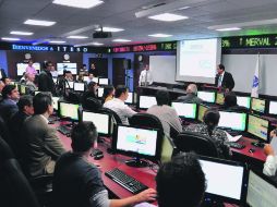 Los estudiantes de carreras que tienen que ver con finanzas y matemáticas, podrán practicar como si fueran ya profesionistas.  /