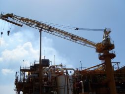 Una cotización más alta de los previsto del crudo, podría impulsar la solidez de México. ARCHIVO  /