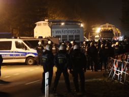 Los contenedores ''castor'' llegan a su destino final en el depósito nuclear de Gorleben. EFE  /