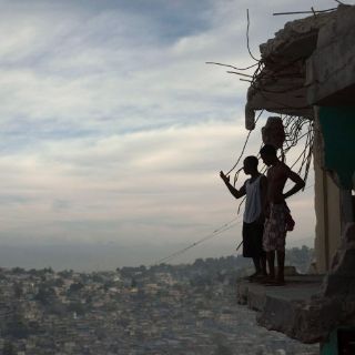 Bill Clinton, BID y Martelly inauguran parque industrial en Haití