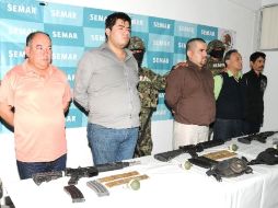 Elementos de la Marina realizaron la presentación de los detenidos la mañana del martes. NOTIMEX  /