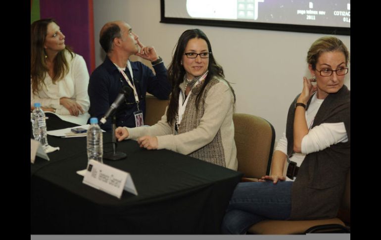 Elizabeth Palm, (I-D)Roberto Rébora, Cristina Pérez Reyes y María teresa Geard, colaboradores de 'Las fábulas de Chuen'.  /