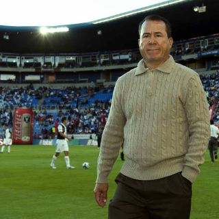 Efraín Flores sigue con los Tuzos