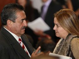 Roberto Marrufo (izq.) lamentó las declaraciones del gobernador del Estado, quien acusó al Congreso de ser 'un barril sin fondo'.  /