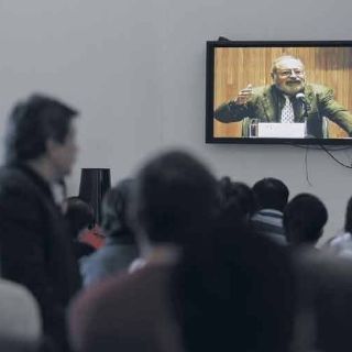 Obligación, involucrarse en el juego político: Fernando Savater