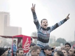 Un manifestante grita lemas anti militares en Plaza Tahrir. AFP  /