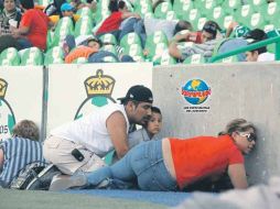 Escenas difíciles de olvidar de hace tres meses, para la afición de Santos y Morelia. MEXSPORT  /