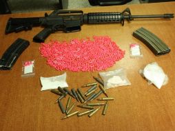 Uniformados localizaron a mochila con 452 cápsulas que contenían en su interior piedra base de cocaína.  /
